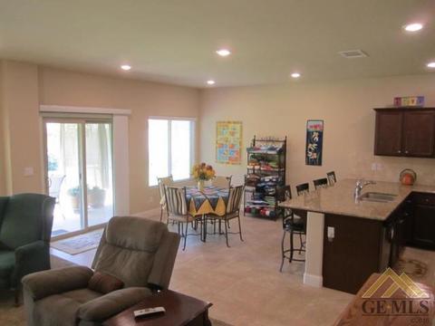 6311 Cape Cod Ave, Bakersfield, CA 93313 photo 8