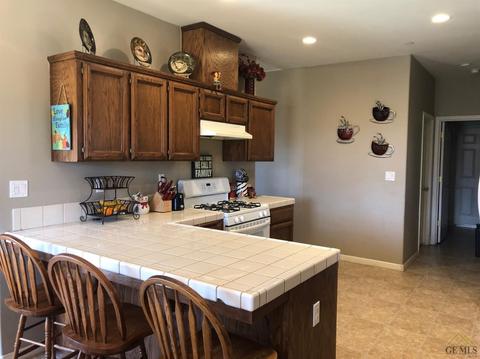 231 Colvard St, Shafter, CA 93263 photo 5