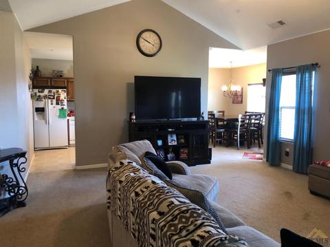 231 Colvard St, Shafter, CA 93263 photo 3