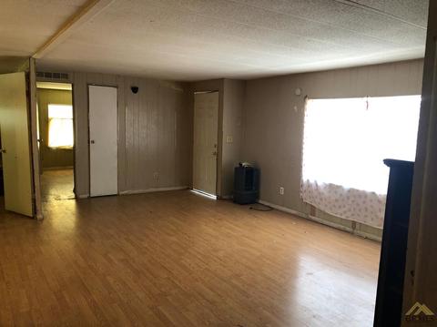 113 Taylor St, Taft, CA 93268 photo 4