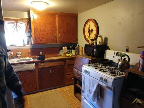 301 Taylor St, Taft, CA 93268 photo 9