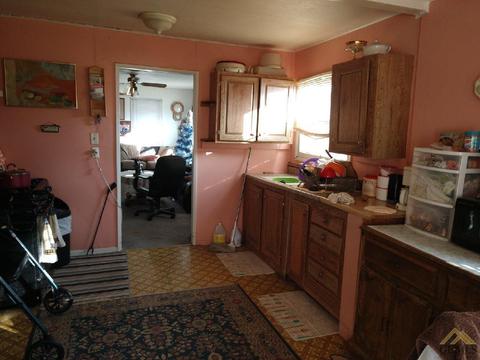 301 Taylor St, Taft, CA 93268 photo 5