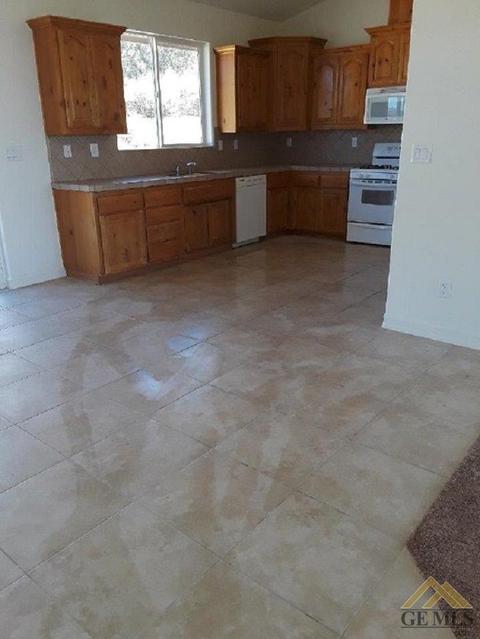 22770 Shenandoah Pl, Tehachapi, CA 93561 photo 2