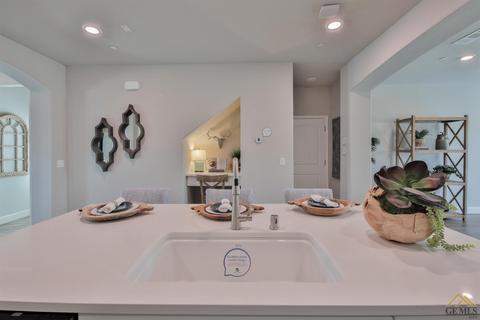 9008 Brook Shadow Way, Shafter, CA 93263 photo 17