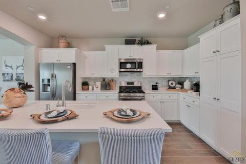 9008 Brook Shadow Way, Shafter, CA 93263 photo 12