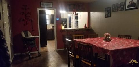 415 Walnut St, Shafter, CA 93263 photo 2