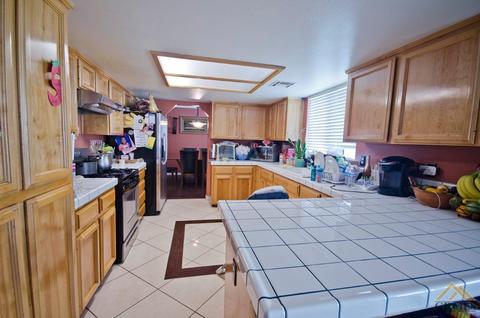 2113 S A St, Arvin, CA 93203 photo 8