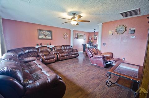 2113 S A St, Arvin, CA 93203 photo 4
