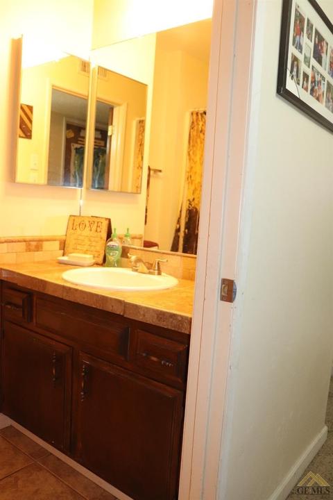 407 Sunset Ln, Taft, CA 93268 photo 5