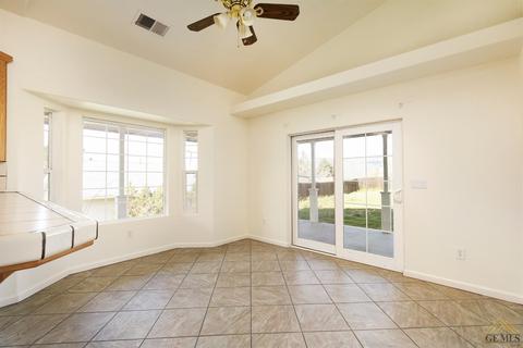 22260 Briarwood St, Tehachapi, CA 93561 photo 8