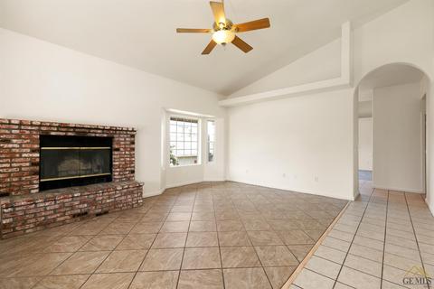 22260 Briarwood St, Tehachapi, CA 93561 photo 4