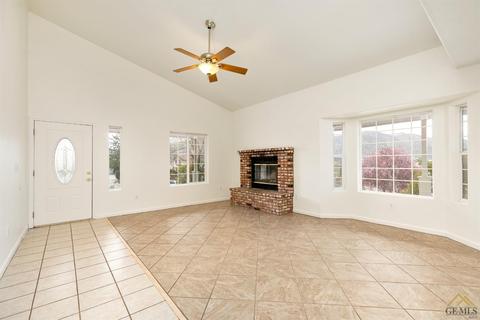 22260 Briarwood St, Tehachapi, CA 93561 photo 5