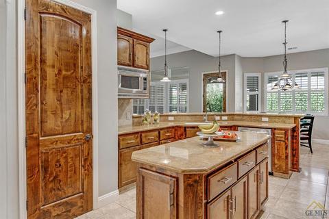 8708 Oak Hills Ave, Bakersfield, CA 93312 photo 9