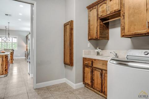 8708 Oak Hills Ave, Bakersfield, CA 93312 photo 16