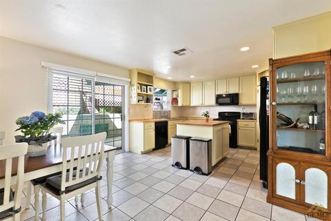 19904 Mesa Dr, Tehachapi, CA 93561 photo 12