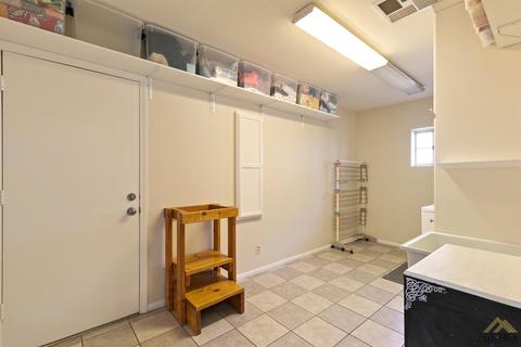 19904 Mesa Dr, Tehachapi, CA 93561 photo 9