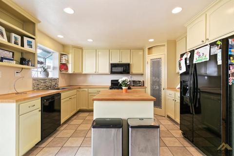 19904 Mesa Dr, Tehachapi, CA 93561 photo 13