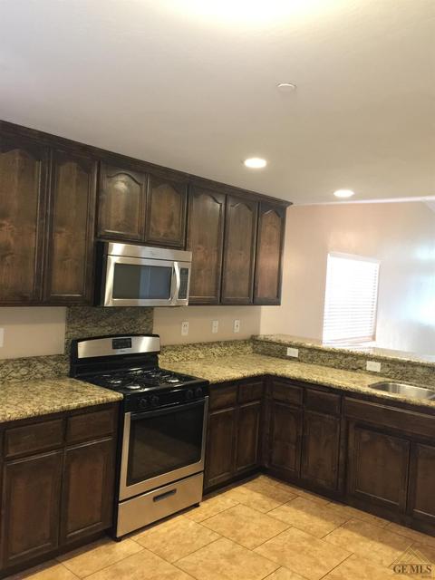 310 Goldspire Ct, Wasco, CA 93280 photo 4