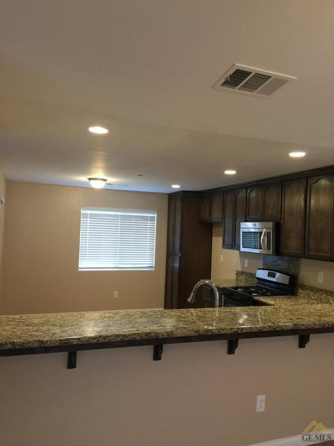 310 Goldspire Ct, Wasco, CA 93280 photo 2