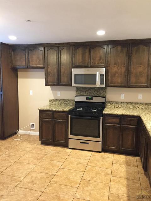 310 Goldspire Ct, Wasco, CA 93280 photo 3