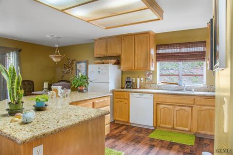 22340 Bogie St, Tehachapi, CA 93561 photo 5