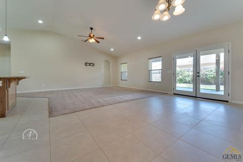 208 Heartnut St, Shafter, CA 93263 photo 16