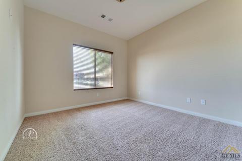 208 Heartnut St, Shafter, CA 93263 photo 21