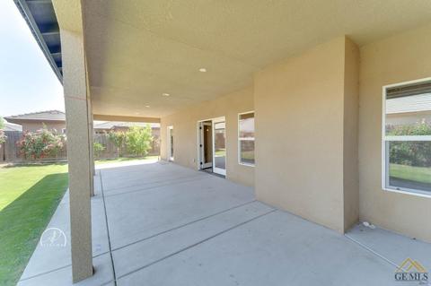 208 Heartnut St, Shafter, CA 93263 photo 24
