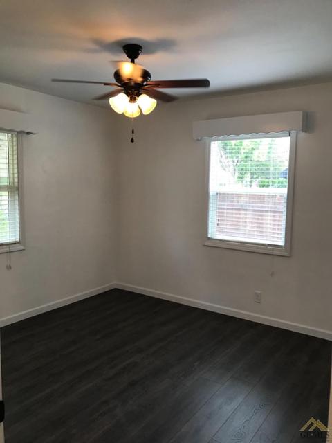 323 Easter St, Bakersfield, CA 93307 photo 10
