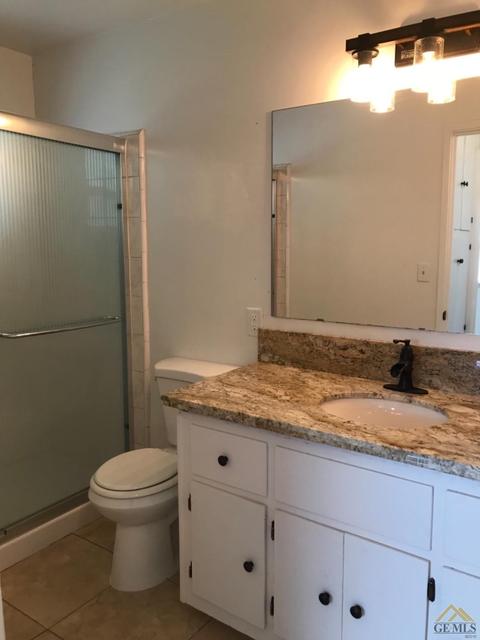 323 Easter St, Bakersfield, CA 93307 photo 11