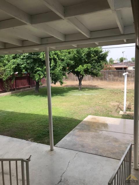 323 Easter St, Bakersfield, CA 93307 photo 25