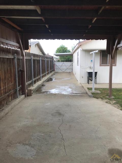 323 Easter St, Bakersfield, CA 93307 photo 23