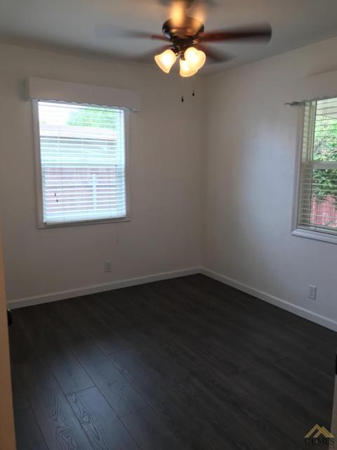 323 Easter St, Bakersfield, CA 93307 photo 9