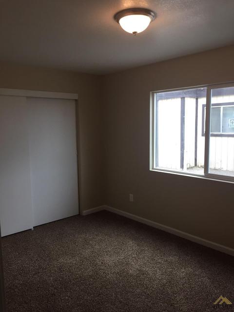 816 E 19th St, Bakersfield, CA 93305 photo 17