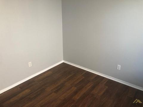 2160 Piazza St, Delano, CA 93215 photo 8