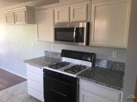 2160 Piazza St, Delano, CA 93215 photo 2