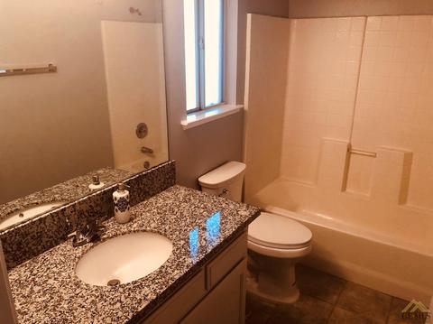 2160 Piazza St, Delano, CA 93215 photo 9