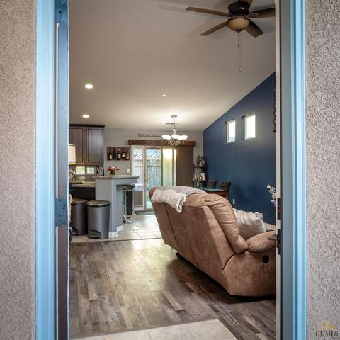 3911 Rockcreek Ct, Bakersfield, CA 93311 photo 2