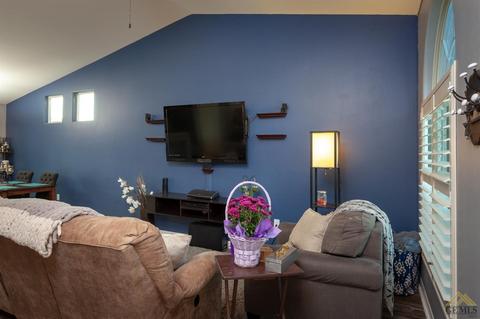 3911 Rockcreek Ct, Bakersfield, CA 93311 photo 5