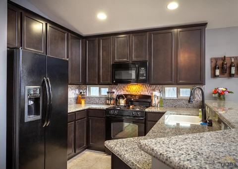 3911 Rockcreek Ct, Bakersfield, CA 93311 photo 9