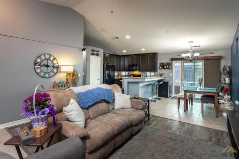 3911 Rockcreek Ct, Bakersfield, CA 93311 photo 6