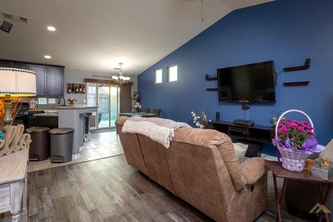 3911 Rockcreek Ct, Bakersfield, CA 93311 photo 4
