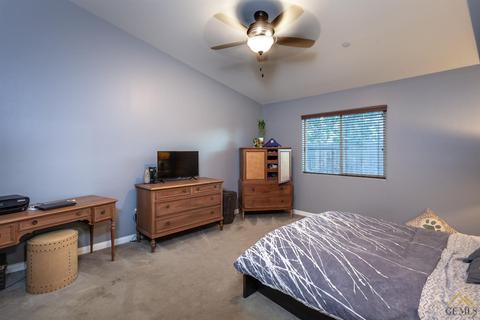 3911 Rockcreek Ct, Bakersfield, CA 93311 photo 13