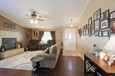 109 Brandon Ave, Taft, CA 93268 photo 4