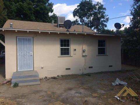 509 E St, Wasco, CA 93280 photo 2