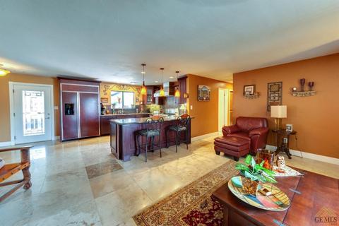 545 Willow St, Shafter, CA 93263 photo 8