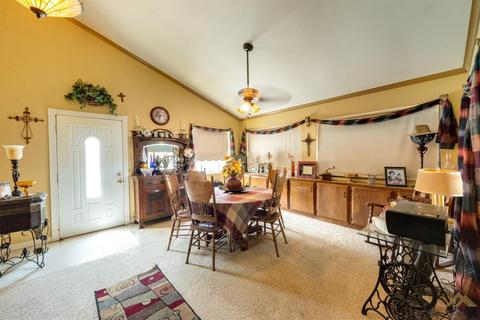 545 Willow St, Shafter, CA 93263 photo 13