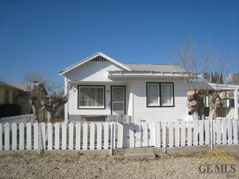 607 Taylor St, Taft, CA 93268 photo 2