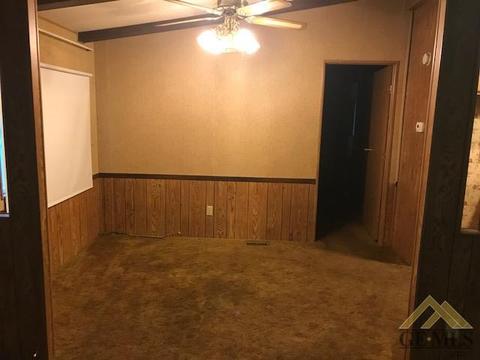 713 Pierce St, Taft, CA 93268 photo 8