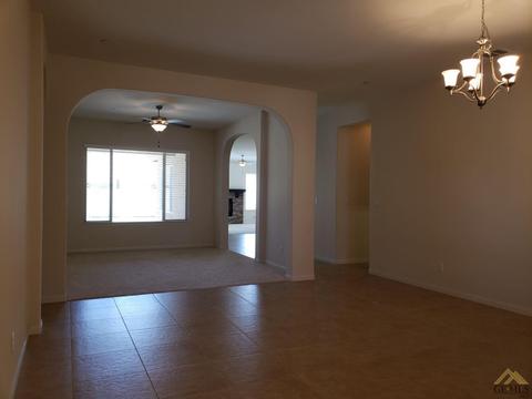 2920 Barrowby St, Bakersfield, CA 93311 photo 7